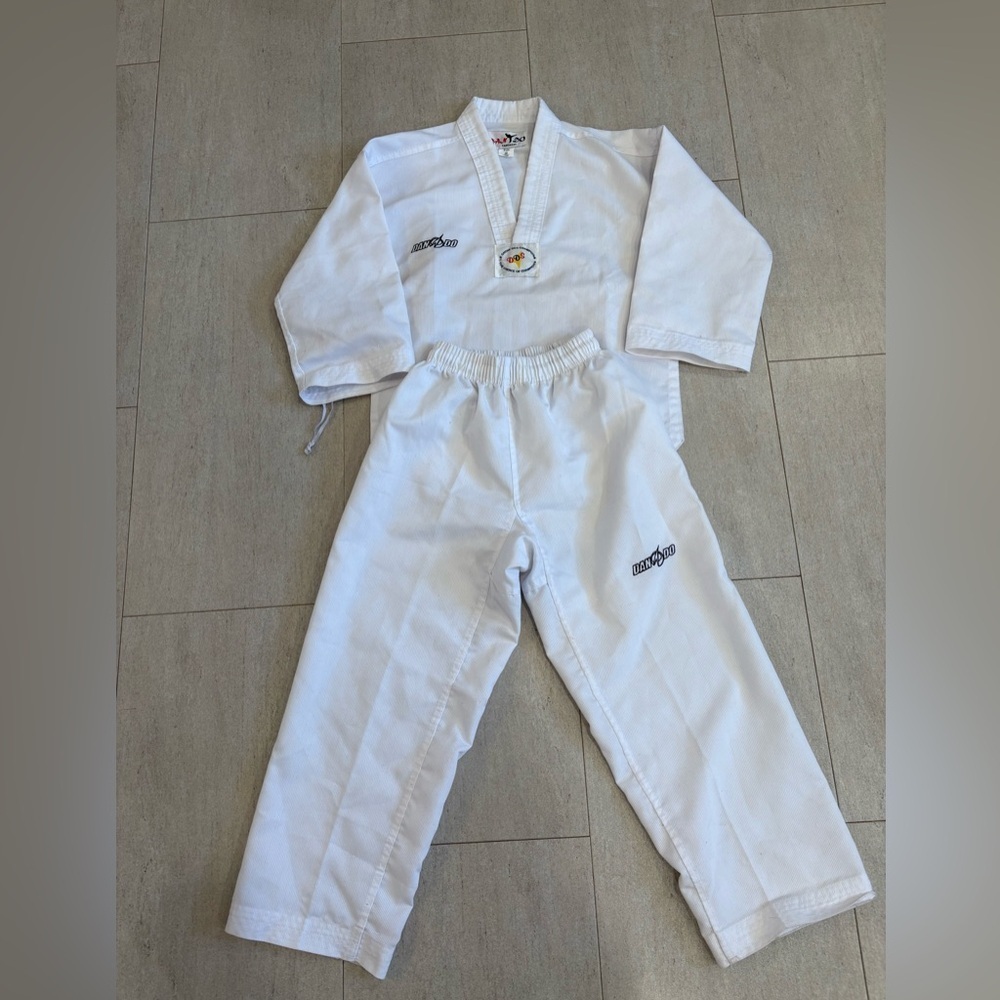 Kids Taekwondo Uniform size 00